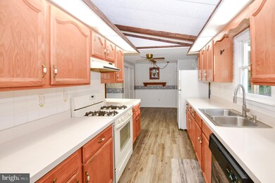 4608 London Bridge Rd, Sykesville, MD 21784 - photo 2