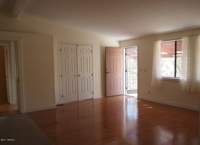 03 Living Room b