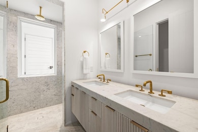 MasterBath1stFloor