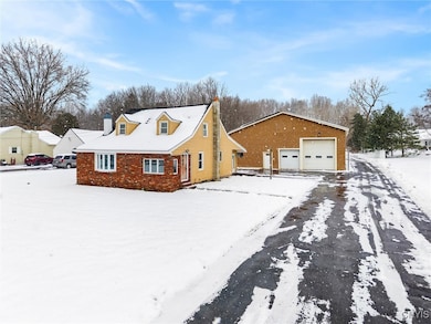 4101 Elmcrest Rd, Liverpool, NY 13090 - photo 2