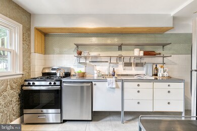 3814 Yolando Rd, Baltimore, MD 21218 - photo 4