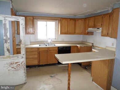 33 E Locust St, Mechanicsburg, PA 17055 - photo 5