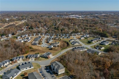 5425 Forester Dr unit 3A, High Point, NC 27265 - photo 4