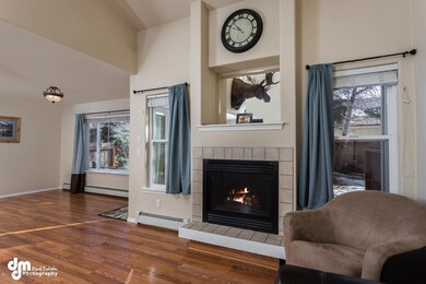 Living Room/Fireplace