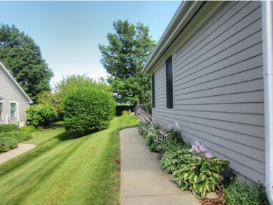 560 Golf Course Rd, South Burlington, VT 05403 - photo 2