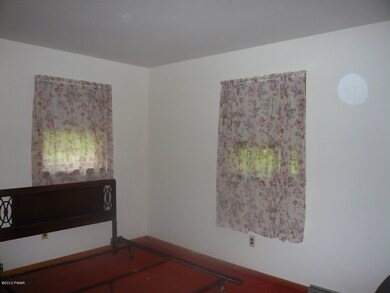 1208 Delaware Dr, Matamoras, PA 18336 - photo 5