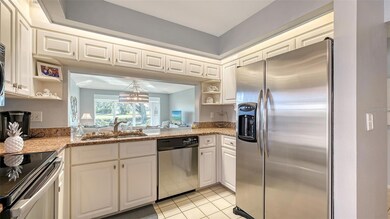 7320 Golf Pointe Cir, Sarasota, FL 34243 - photo 6
