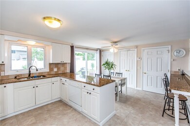 47 Rockcrest Dr, Cranston, RI 02920 - photo 6