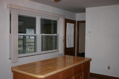 1664 Pin Oak Dr, Columbus, OH 43229 - photo 5