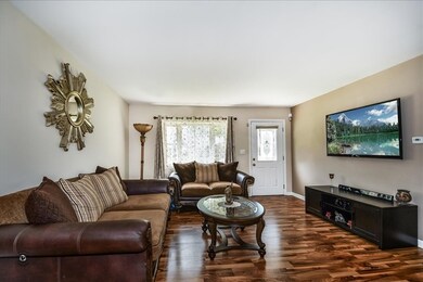 1345 N Elmwood Dr, Aurora, IL 60506 - photo 4