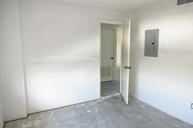 guest bedroom also