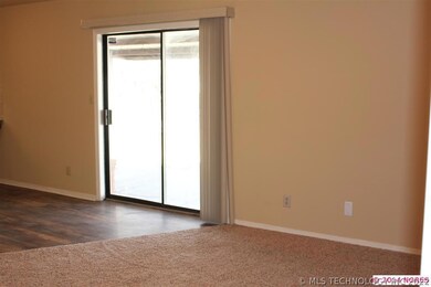 108 W 10th St S, Claremore, OK 74017 - photo 2