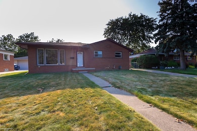 1742 Lakeview St, Trenton, MI 48183 - photo 6