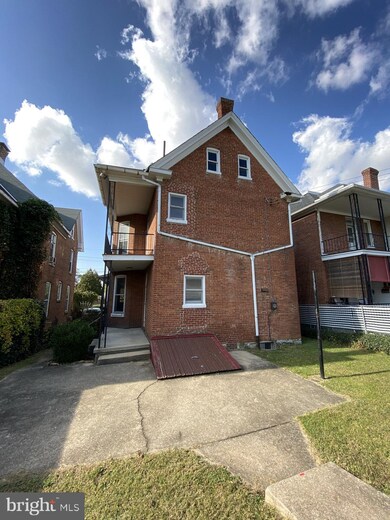 129 N Grant St, Waynesboro, PA 17268 - photo 3