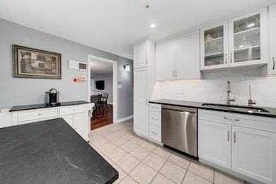 75 Edgelawn Ave unit 1, North Andover, MA 01845 - photo 3