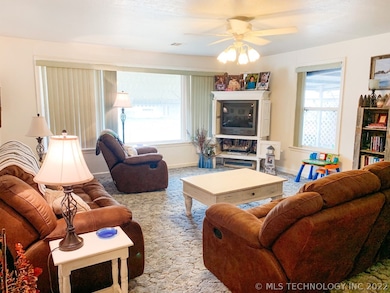 661 12th Ave NW, Ardmore, OK 73401 - photo 5