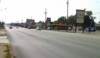 432 E Mcgalliard Rd, Muncie, IN 47303 - photo 3