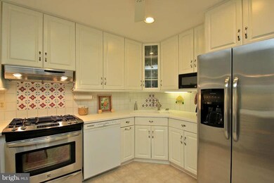 9335 Raintree Rd, Burke, VA 22015 - photo 7