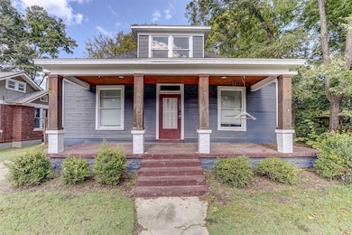 Bungalow with a porch