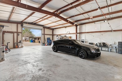 4331 Lorraine St, Shafter, CA 93263 - photo 3