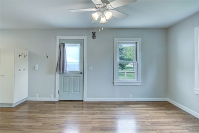 Living Room/Dining Area