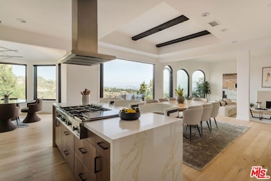 1666 Summitridge Dr, Beverly Hills, CA 90210 - photo 3