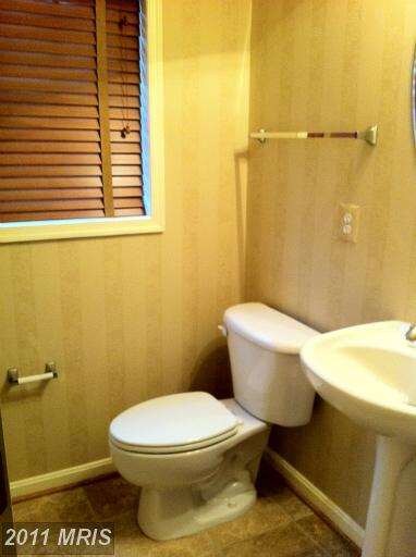 42013 Village Station Square, Aldie, VA 20105 - photo 7