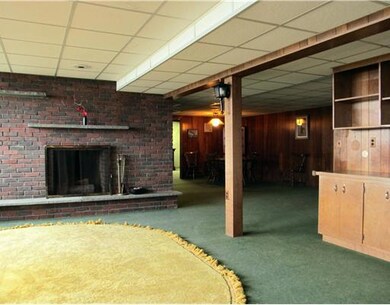 100 Briarcliff Ave, Warwick, RI 02889 - photo 5