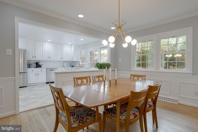 8228 Brittainy Dr, Annandale, VA 22003 - photo 5