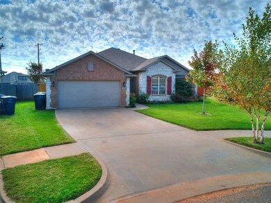 View of front of house featuring a front yard and 