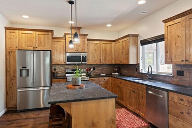 2-web-or-mls-16802PonyExpress_JREP_00002