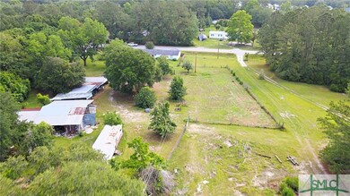 Middle Mobile Home, Shop and Sheds