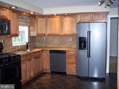 4903 Jackson Dr, Brookhaven, PA 19015 - photo 6