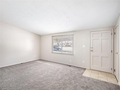 9964 Countryside Rd, Lenexa, KS 66215 - photo 6