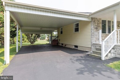 6219 E Hemlock Dr, Sykesville, MD 21784 - photo 3