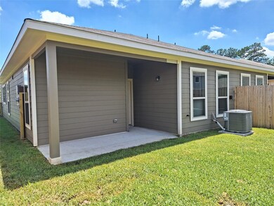 9896 Grosbeak Ln, the Woodlands, TX 77354 - photo 7