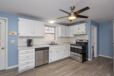 38 Midridge Cir, Londonderry, NH 03053 - photo 4