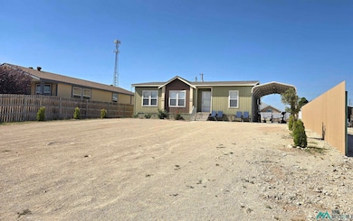 2109 Algerita St, Carlsbad, NM 88220 - photo 2