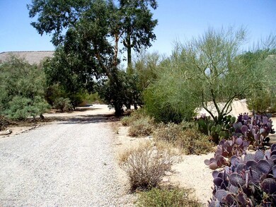 FRONT RIGHT DRIVEWAY