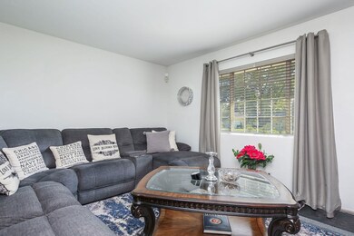 1721 W Illinois Ave, Aurora, IL 60506 - photo 6