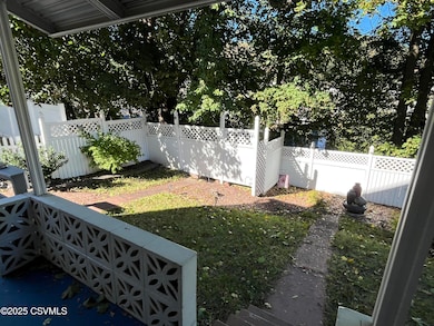 1017 W Chestnut St, Coal Township, PA 17866 - photo 4