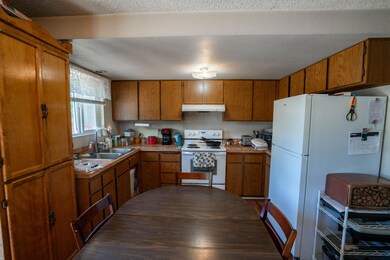 2612 SW 24th St, Redmond, OR 97756 - photo 5