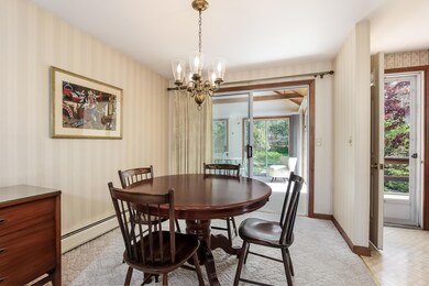 008-Dining_Room-5713870-large