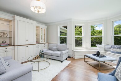 115 Riverside Ave Riverside CT-large-019