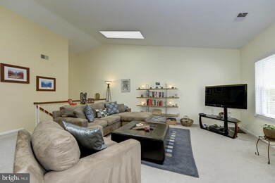 12897 Grays Pointe Rd unit C, Fairfax, VA 22033 - photo 2