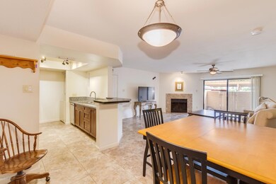 dining rm/eat in LR area