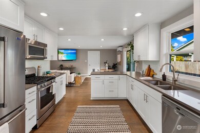 8014 215th St SW, Edmonds, WA 98026 - photo 3