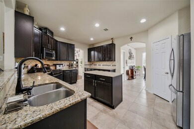 8015 Oahu Ct, Houston, TX 77040 - photo 6