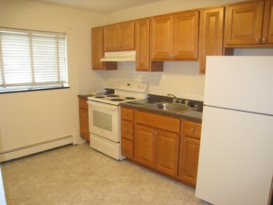 11 Pond St unit 12, Waltham, MA 02451 - photo 3