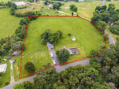 481 Eldon Yates Dr, Stanley, VA 22851 - photo 4